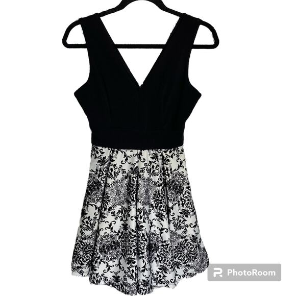 Haute Monde Black & White Sleeveless V-Neck Mini Dress Women's Size Medium - Picture 1 of 8